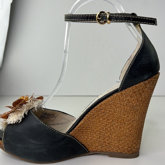 Killah Leather Wedges  with Floral Appliques - Picture 4 of 11